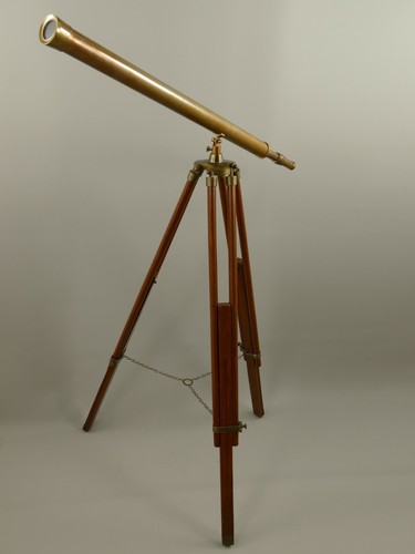 Fernrohr auf holz stativ - fernrohr,