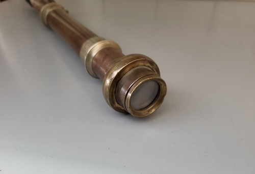 Antikes fernrohr aus - aus, messing